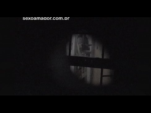 ❤️ Блонди ба таври махфӣ аз ҷониби як сайёҳи ҳамсоя, ки паси хиштҳои холӣ пинҳон шудааст, сабт мешавад ❤️ Порно босифат дар порно tg.xxxbunker.ru ☑